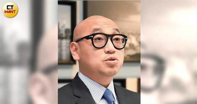 瑞普莱坊市场研究暨顾问部总监黄舒卫表示，未来以南京敦北为中心的十字轴线，将成为商办新聚落中心，其中松山机场周边的街廓面貌改变最大。（图／马景平摄）