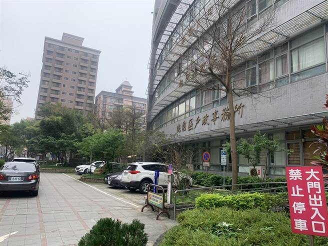 桃园区龙凤里高达6000户，却有逾2000户是户籍在户政事务所的径迁户，议员建议独立成里。(蔡依珍摄)