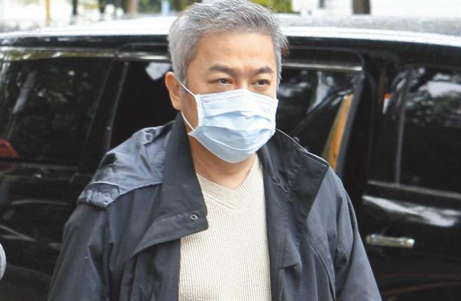 远东航空董事长张纲维凑到8000万元，下午将交保。（中时资料照）