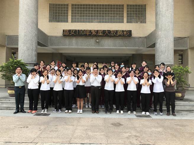 嘉义女中繁星上榜人数倍增，师生欣喜。（嘉义女中提供）