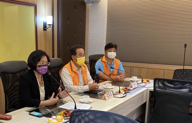 彰化大停電，第一時間縣長王惠美到台電彰化營業所了解。（台電提供／吳敏菁彰化傳真）