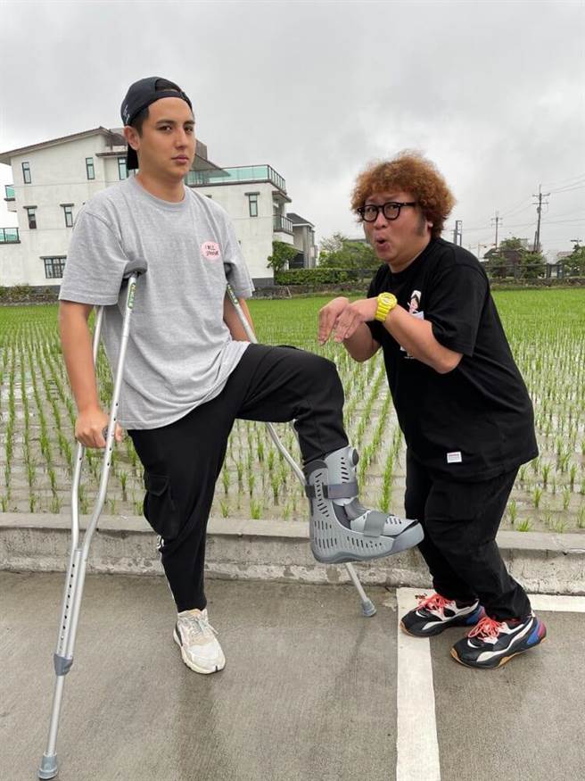 曾子余（左）得罪好兄弟，纳豆曝神秘声音。（TVBS提供）