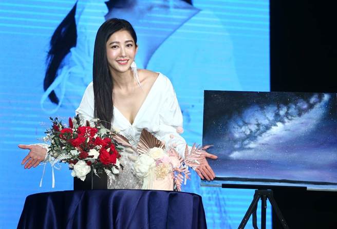 王晴没忘自己最初的梦想是当歌手，她也在去年跨足歌唱领域发片。（图／本报系资料照片）