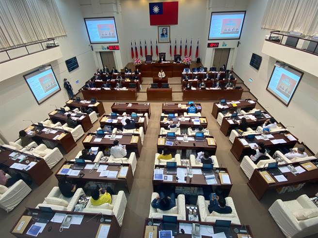 2021台湾灯会因疫情1月间的疫情升高而无奈停办，新竹市政府文化局17日在市议会临时会中作专案报告，宣布将台湾灯会转型成7至9月登场的「光临艺术节」。（新竹市政府提供／陈育贤新竹传真）