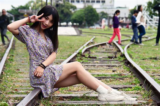 网红「上官琁」参加台东县政府行销台东活动，10几天来足迹遍布台东各景点。（庄哲权摄）