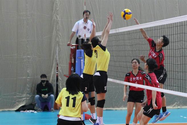 台北商大在109学年UVL公开女一级复赛，以3比1击败高雄科技大学、拿下胜利。（大专体总提供）