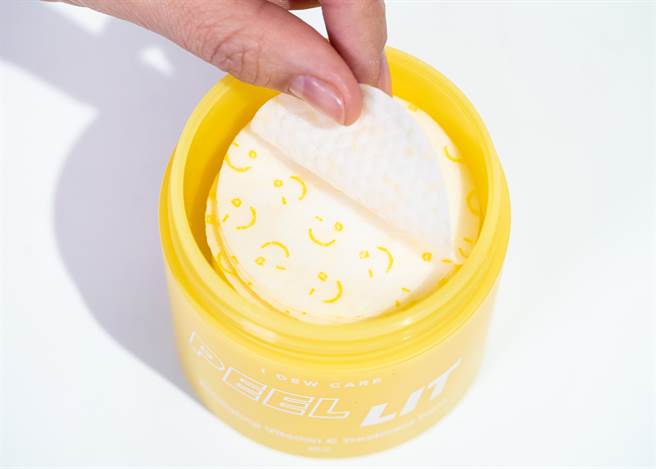 I DEW CARE凤梨C颗粒掰掰片。（图／品牌提供）