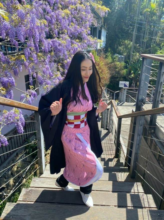 邦妮扮相吸睛。（东风提供）