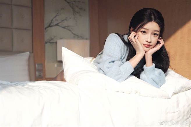 孙怡24岁就生下一女，完全看不出已当妈。（图／翻摄自微博）