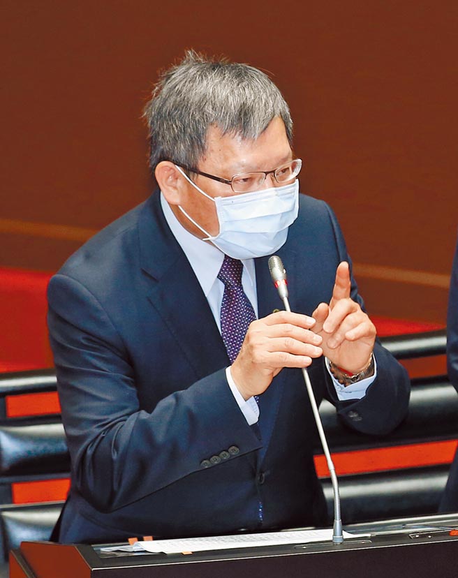 台商依据《境外资金匯回管理运用及课税条例》申请匯回情形，实施1年7个月，共计有1128件、2372亿元，不及当初设定的全年4272亿中推估目标。图为财政部长苏建荣。（姚志平摄）