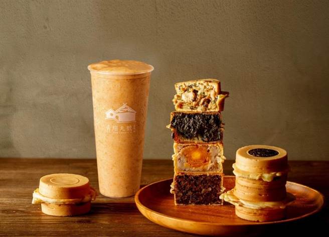 新光三越台中中港店本月起有青畑九号进驻，7公分高的馅料是招牌。（新光三越提供）