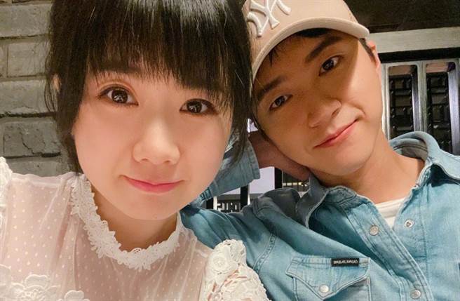 與福原愛到橫濱約會並過夜的高帥男，被爆是租車約會，還弄傷車子，不願賠5萬修車費。(翻攝自福原愛微博)