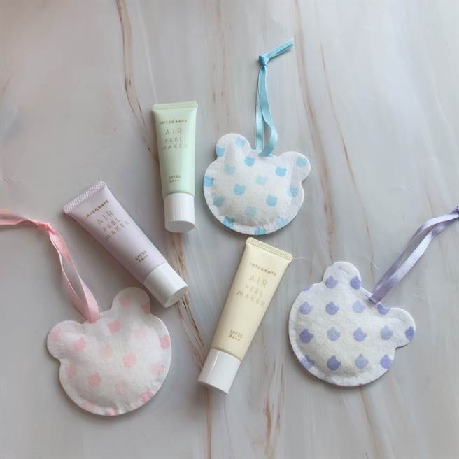 散发精油芳香的饰底乳搭配衣服的淡香水，气味超疗癒。（邱映慈摄）