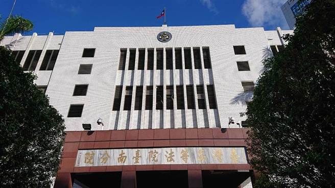 新兵练清枪出包遭指责，持钢盔狂K班长又勒颈下场出炉。(中时资料库)