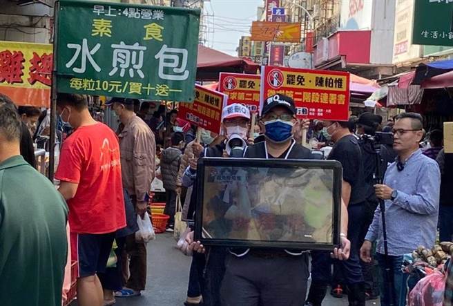 立委陈柏惟罢免案领衔人杨文元全力衝刺第二阶段连署达标。（删Ｑ总部提供／王文吉台中传真）