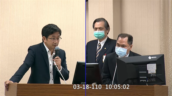 美主张南海自由航行权，周美伍曝：美舰近期曾进入西沙12海浬内。(翻摄立院议事直播)