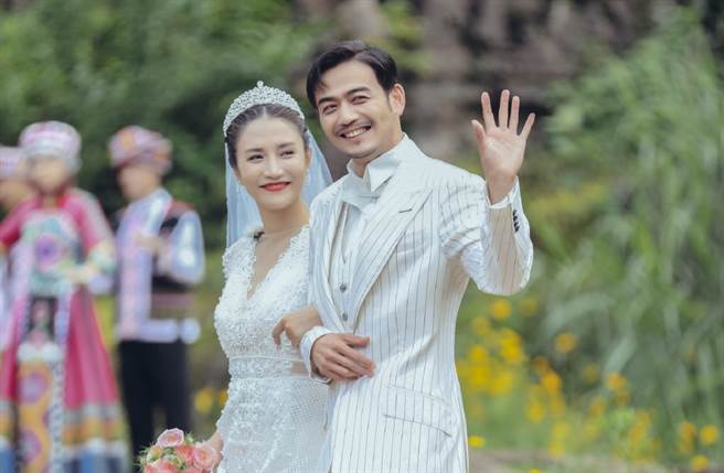 杨烁去年跟王黎雯参加《我最爱的女人们》。（图／翻摄自王黎雯微博）