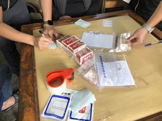 苗栗警方破獲2間賭場，全案依賭博罪嫌偵辦。（警方提供／何冠嫻苗栗傳真）