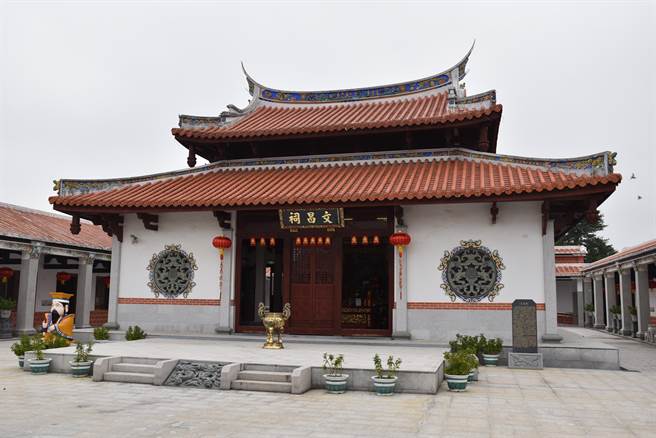 后龙英才书院供奉文昌帝君，保佑士人就学应考顺利。（谢明俊摄）