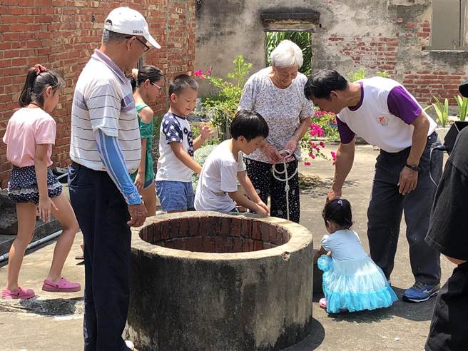 後龍鎮水尾社區以古井調查及保護議題，獲選環保署環境調查獎勵金15萬元。（梁清文提供／謝明俊苗栗傳真）