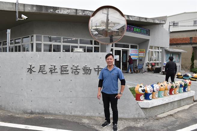 後龍鎮水尾里長梁清文與里民共同在環保、長照上有優秀表現。（謝明俊攝）