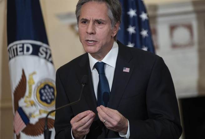 美国务卿布林肯(图)与国家安全顾问苏利文今天在阿拉斯加与与中共中央外事工作委员会办公室主任杨洁篪、中国外长王毅会面，两人将藉这场拜登上任以来美中高层首度会晤的机会实测新方针。（图／美联社）