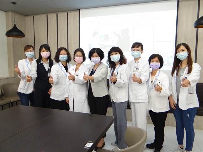 奇美醫學中心團隊呼籲落實子宮頸抹片篩檢極為重要。(曹婷婷攝)