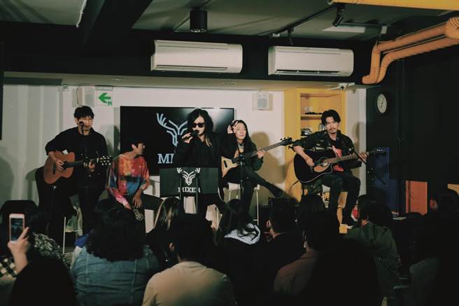 麋先生17日在家扶基金會台北青角演出1。圖／相信音樂提供