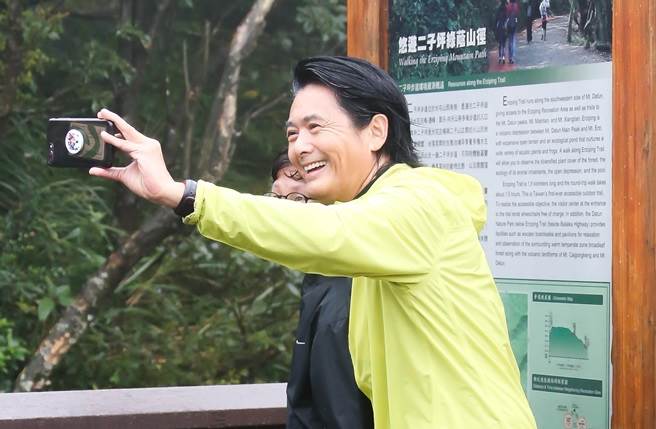 影帝周潤發待人親切，一點都沒有巨星架子。(本報系資料照)