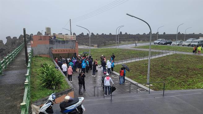 交通部北觀處與市府共同合作，斥資2300萬元，於外木山興建貨櫃商場及遊客服務中心，促進地方發展。（陳彩玲攝）