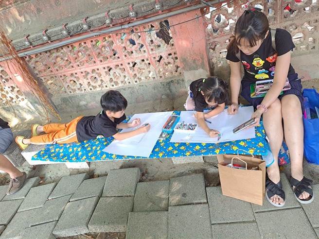台南市文化局規畫於兒童節連假在赤崁樓、安平古堡、安平樹屋、億載金城及1661臺灣船園區等5大景點，舉辦「我愛古蹟•親子共畫」活動。（台南市文化局提供／曹婷婷台南傳真）