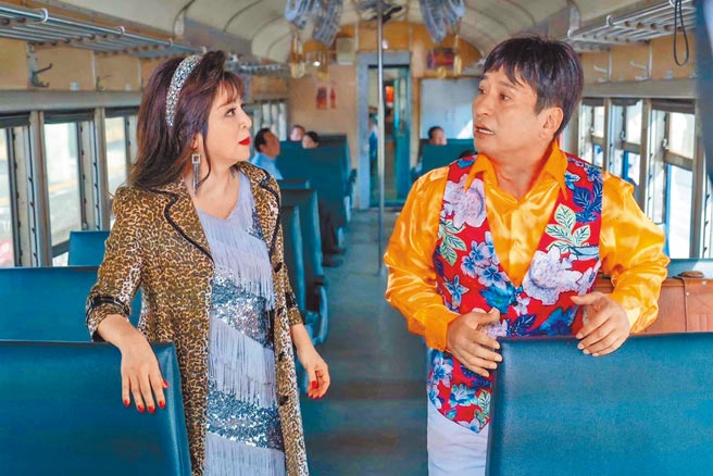 王彩桦（左）、王中平在《黄金岁月》演夫妻。（民视提供）