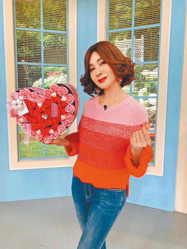 陈美凤近日主持《美凤有约》。（民视提供）