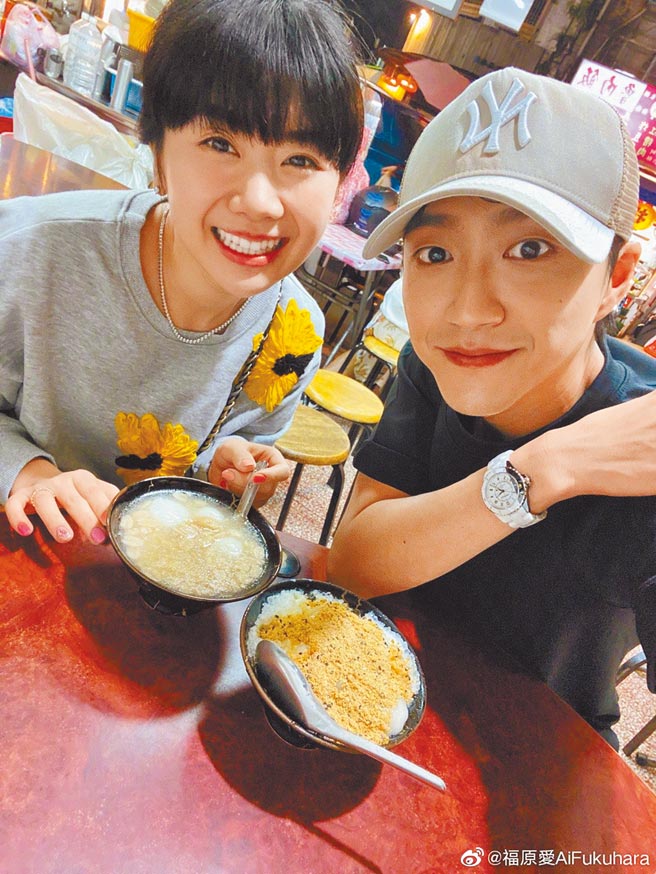 福原爱（左）、江宏杰闹婚变，恩爱模样已不復见。（摘自脸书）