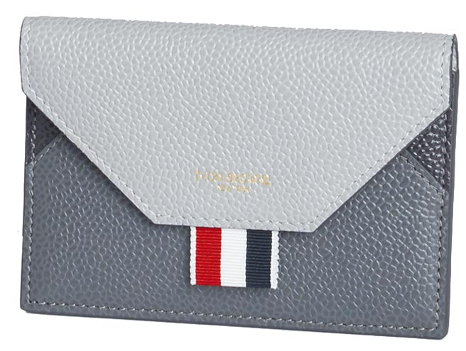 Thom Browne三色拼接牛皮信封式卡套1万3900元。（Thom Browne提供）