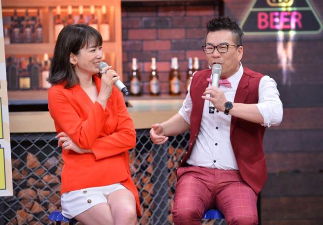 Melody、沈玉琳近日主持節目《11點熱吵店》。（TVBS提供）