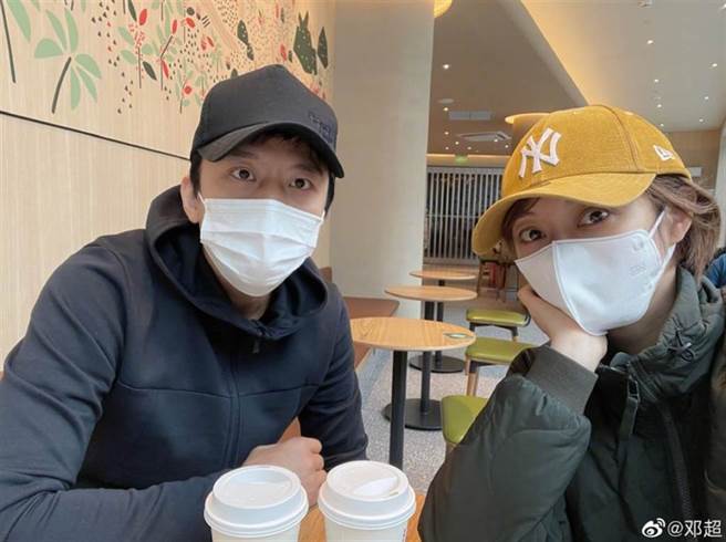 鄧超和孫儷時常在微博上放閃。(圖/翻攝自微博)