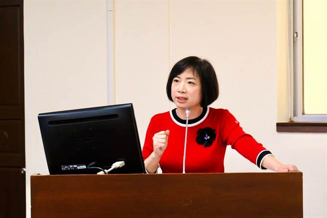 民进党立委何欣纯。（图片摘自何欣纯脸书）