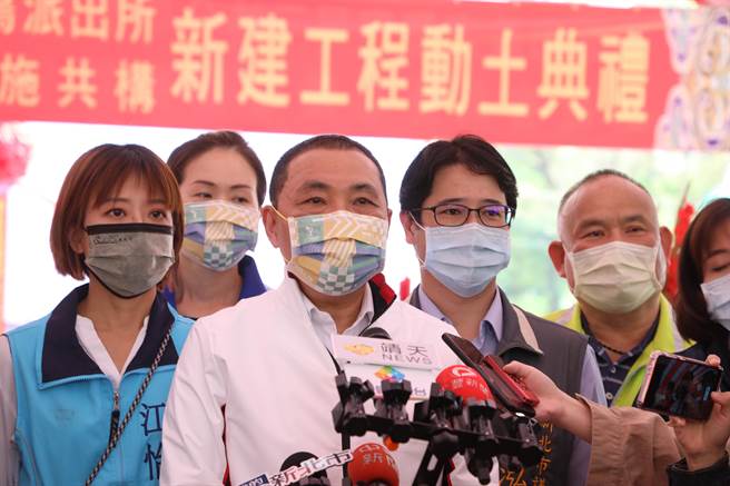 新北市長侯友宜上午主持「三峽分局鳳鳴派出所與社會局身心障礙照顧設施共構新建工程動土典禮」。（王揚傑攝）