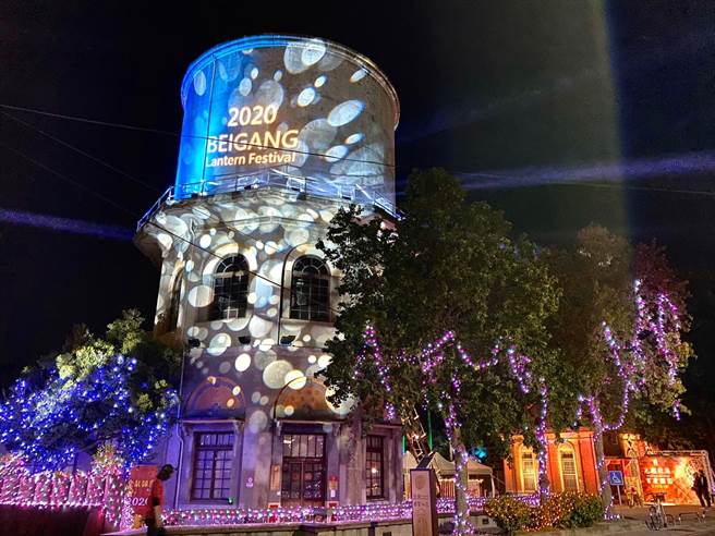 水道頭園區的十角水塔，圖為去年元宵節的布置。（雲林縣政府文化觀光處提供）