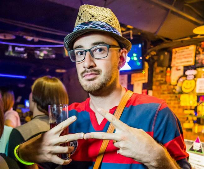 吴凤忍不住炮轰「鲑鱼之乱」浪费食物的行为。(图/翻摄自吴凤脸书)