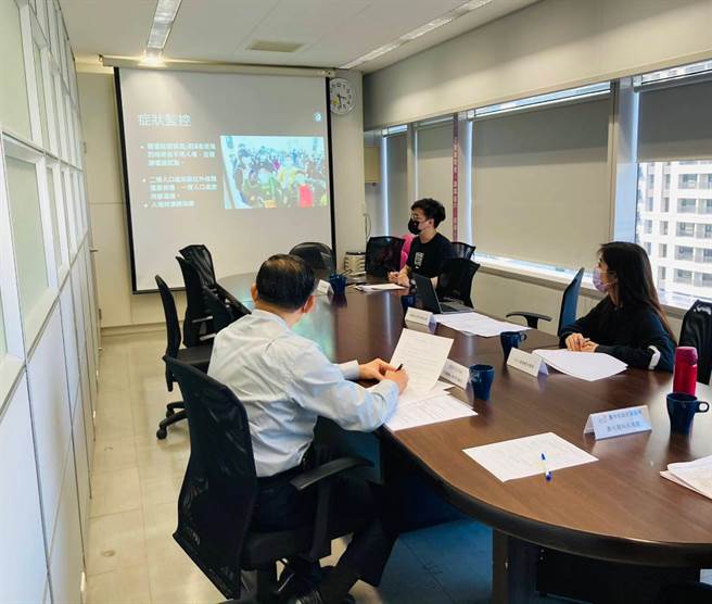 台中市运动局邀集PLG职篮联盟、福尔摩沙台新梦想家球团举行防疫会议，会勘现场动线，提供安全赛事环境。（民眾提供／卢金足台中传真）