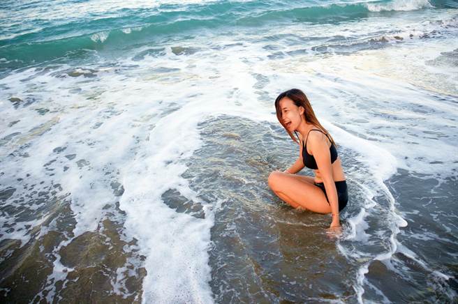 台東唯一的海水浴場「杉原海水浴場」，可望於暑假前重新開放，喜歡在開放水域戲水的民眾都很期待。（莊哲權攝）