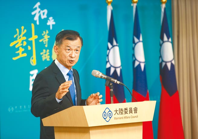 陆委会主委邱太三18日在例行记者会上表示，现阶段维持「和平、稳定、发展」可说是两岸最大公约数。（陈信翰摄）