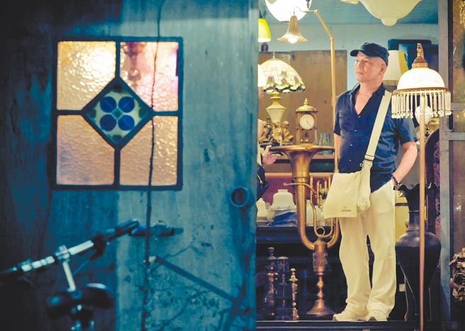 詩人作家楊澤的《新寶島曼波》聚焦他的文化史觀。（目宿媒體提供）