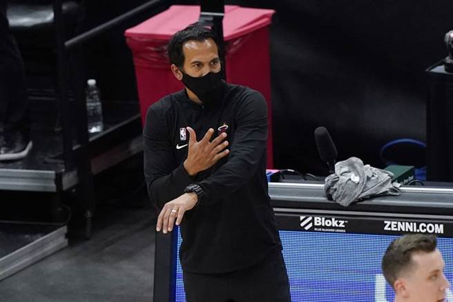 热火冠军教头史波斯查是NBA首位亚裔总教练。（美联社资料照）