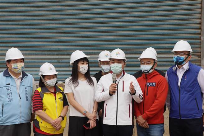 新北市長侯友宜對鮭魚之亂表示很無言。（戴上容攝）