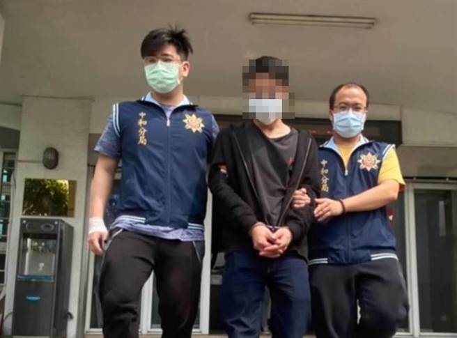 新北市中和警分局追查槍枝案件，昨（19）日持搜索票至土城區延吉街某公寓5樓查緝25歲謝姓男子，訊後依法將其送辦。（民眾提供／王揚傑新北傳真）