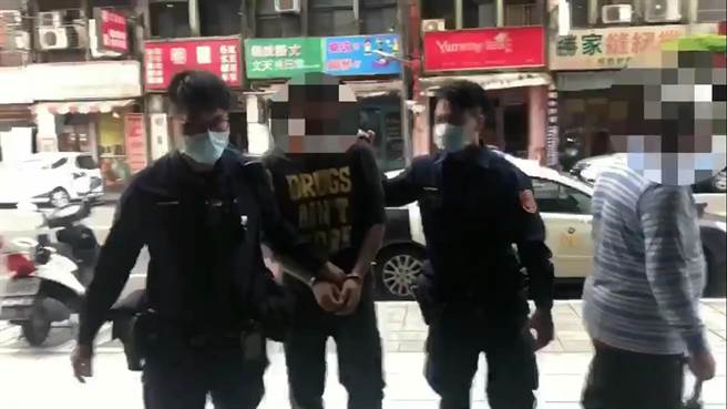 劉姓男子涉嫌持毒，企圖逃逸仍被逮捕。（王揚傑翻攝）