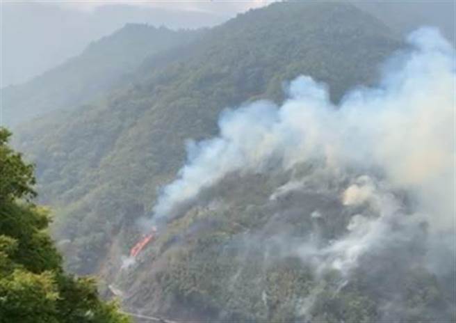 尖石乡玉峰村20日近中午传出火警。（翻摄照片／庄旻静新竹传真）